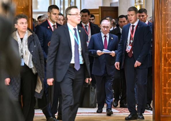 Turkmenistan Russia 9070063 12.12.2025 Russian President Vladimir Putin walks before bilateral meetings with heads of delegations participating in the International Forum dedicated to the International Year of Peace and Trust, the International Day of Neutrality, and the 30th anniversary of Turkmenistan s neutrality status, at the Congress Centre in Ashgabat, Turkmenistan. Kristina Kormilitsyna Sputnik Ashgabat Turkmenistan  Copyright: xKristinaxKormilitsynax