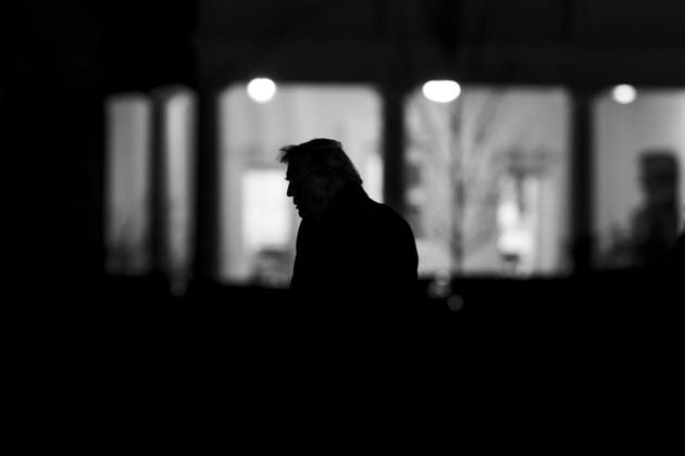 President Donald Trump speaks to media before boarding the Marine One on the South Lawn of the White House President Donald Trump boards Marine One on the South Lawn of the White House, Tuesday, January 20, 2026, en route to Joint Base Andrews, Maryland for his trip to the World Economic Forum in Davos, Switzerland. (Official White House, Credit:Molly Riley Avalon USA, DC, Washington Copyright: xMollyxRileyx xAvalonx 1068573449