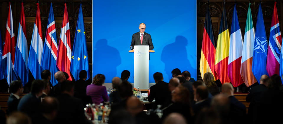 Bundeskanzler Friedrich Merz hält eine Rede im Hamburger Rathaus vor den Teilnehmern des Nordseegipfels;3rd North Sea Summit 2026 in Hamburg, Germany - 3. Nordseegipfel 2026 in Hamburg, Deutschland, Hamburg Hamburg Deutschland Rathaus, Townhall