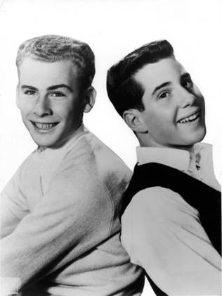 RECORD DATE NOT STATED SIMON AND GARFUNKEL, Art Garfunkel and Paul Simon, early 1960 s, I.V. EDITORIAL USE ONLY  Copyright: x