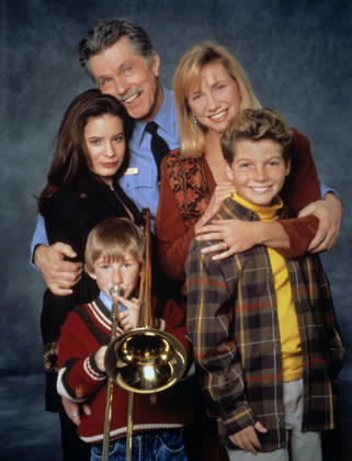 RECORD DATE NOT STATED Picket Fences Tom Skerritt, Holly Marie Combs, Kathy Baker, Adam Wylie, Justin Shenkarow 1994 EDITORIAL USE ONLY  Copyright: x