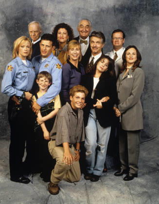 RECORD DATE NOT STATED Picket Fences Tom Skerritt, Lauren Holly, Kathy Baker, Adam Wylie, Fyvush Finkel 1995 EDITORIAL USE ONLY  Copyright: x