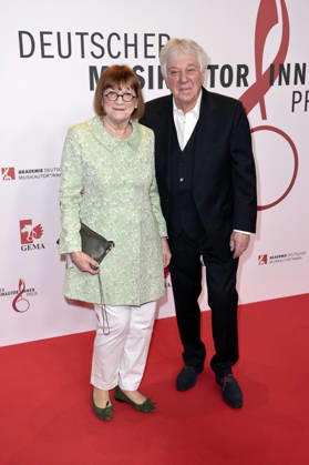 Rolf Zuckowski mit Ehefrau Monika Zuckowski beim 17. Deutschen Musikautor*innenpreis der GEMA 2026 im Hotel The Ritz-Carlton. Berlin, 26.02.2026