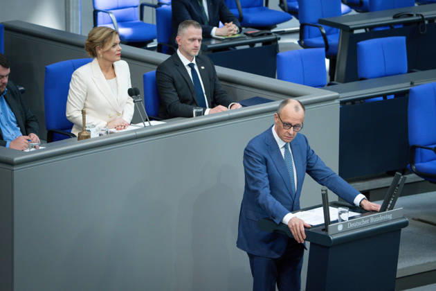 Deutscher Bundestag, 64. Plenarsitzung Deutscher Bundestag, 64. PBundeskanzler Friedrich Merz (CDU) bei seiner Regierungserklaerung zum Europaeischen Rat und dem Praesidium im Hintergrund, bei der 64. Sitzung des Deutschen Bundestag in Berlin, 18.03.2026 Berlin Berlin Deutschland
