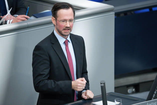 Deutscher Bundestag, 64. Plenarsitzung Dirk Wiese (SPD) im Portrait bei seiner Rede zum Tagesordnungspunkt Regierungserklaerung zum Europaeischen Rat bei der 64. Sitzung des Deutschen Bundestag in Berlin, 18.03.2026 Berlin Berlin Deutschland