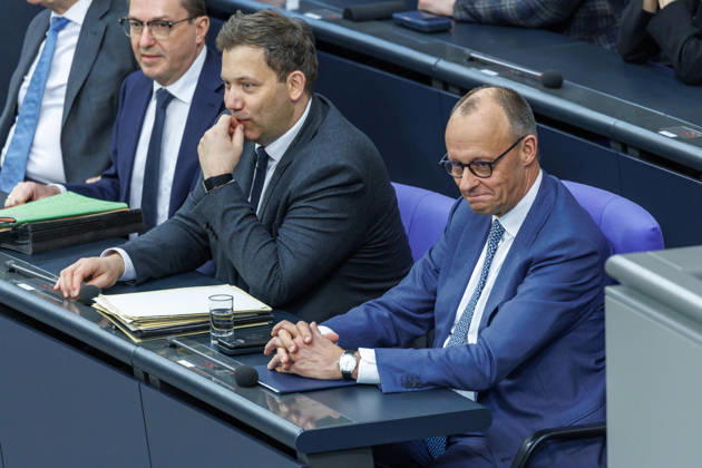 Bundestag Lars Klingbeil (SPD), Bundesfinanzminister und Bundeskanzler Friedrich Merz (CDU) im Deutschen Bundestag am 18.03.26 in Berlin. Berlin Berlin Deutschland Bundestag