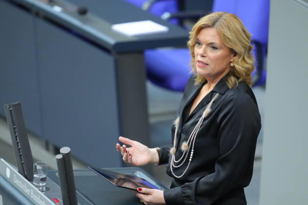 Deutscher Bundestag, 67. Plenarsitzung Julia Kloeckner (CDU) die Bundestagspraesidentin im Portrait mit Gestik spricht sie als Agbeordnete in der aktuellen Stunde zur GEwalt gegen Frauen und Maedchen bei der 67. Sitzung des Deutschen Bundestag in Berlin, 25.03.2026 Berlin Berlin Deutschland