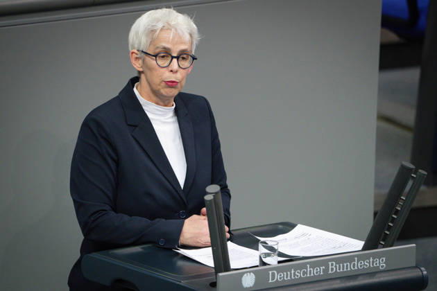 Deutscher Bundestag, 67. Plenarsitzung Ulle Schauws (Gruene) im Portrait bei seiner Rede zum Tagesordnungspunkt Aktuelle Stunde: Gewalt gegen Frauen und Maedchen bei der 67. Sitzung des Deutschen Bundestag in Berlin, 25.03.2026 Berlin Berlin Deutschland