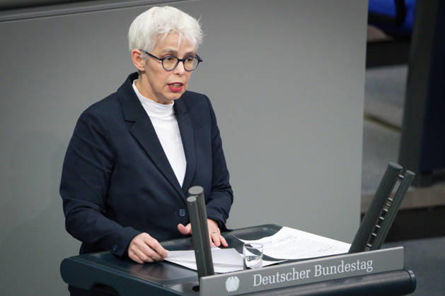 Deutscher Bundestag, 67. Plenarsitzung Ulle Schauws (Gruene) im Portrait bei seiner Rede zum Tagesordnungspunkt Aktuelle Stunde: Gewalt gegen Frauen und Maedchen bei der 67. Sitzung des Deutschen Bundestag in Berlin, 25.03.2026 Berlin Berlin Deutschland