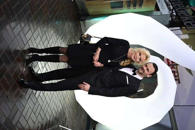 Victoria Herrmann mit Ehemann David Böthig bei der 9. Windflüchter Charity Gala 2026 zu Gunsten der Stiftung Betroffen˜ im Störtebeker Brauquartier. Stralsund, 28.03.2026 Copyright: xMatthiasxWehnertx