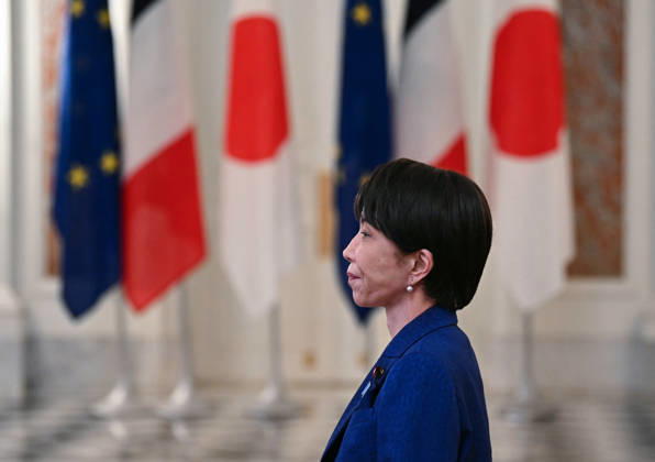 French President Emmanuel Macron in Tokyo TOKYO, JAPAN - APRIL 01: (---EDITORIAL USE ONLY – MANDATORY CREDIT - PHILIP FONG POOL AFP - NO MARKETING NO ADVERTISING CAMPAIGNS - DISTRIBUTED AS A SERVICE TO CLIENTS----) Japanese Prime Minister Sanae Takaichi waits to meet with French President Emmanuel Macron during a welcome ceremony at the Akasaka palace in Tokyo, Japan on April 01, 2026. Philip Fong Pool AFP Anadolu Tokyo Japan. Editorial use only. Please get in touch for any other usage. Copyright: x2026xAnadoluxPhilipxFongx xPoolx xAFPx