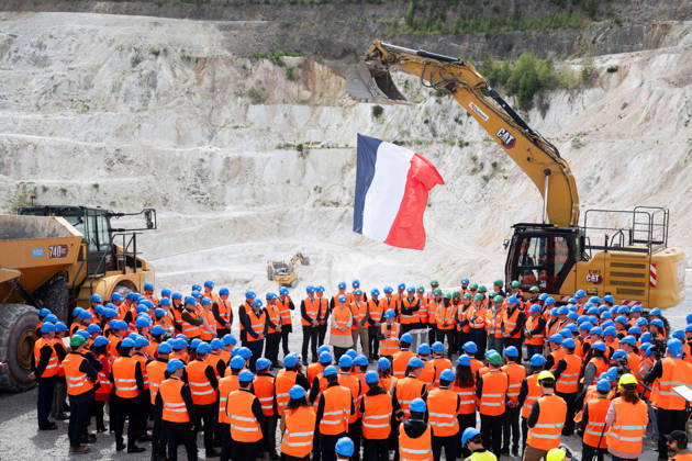 Emmanuel Macron, President of the French Republic, inaugurates one of the 150 major strategic GPS projects selected under the acceleration scheme the Imerys lithium mine at Echassieres, April 22, 2026 The President of the French Republic, Emmanuel Macron delivers a speech during the visit of the Echassieres mining project of lithium at the Imerys site, Alliers, Auvergne Rhone Alpes, France Wednesday, April 22, 2026 01ACCORSINIJEANNE IMERYS 0030 Credit Jeanne Accorsini SIPA 2604221605 Echassières France Copyright: xJeannexAccorsini Pool BestimagexJeannexAccorsini Pool Bestimagex