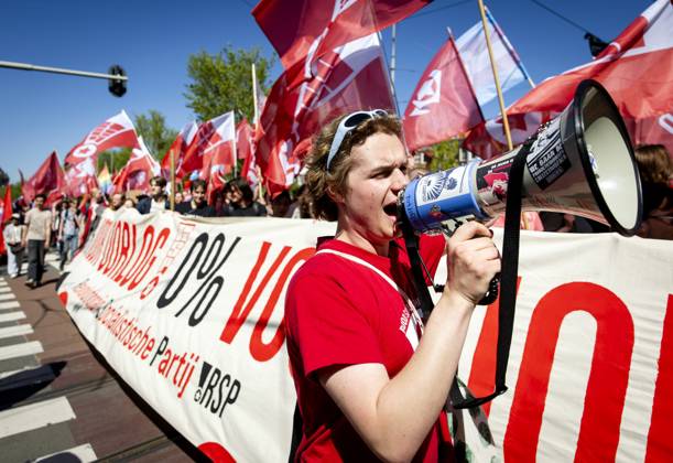 AMSTERDAM - Demonstrators during an FNV march against the coalition agreement on Labour Day. The union believes that Europe is scaling back legislation and regulations that protect workers too much. SEM VAN DER WAL ANP netherlands out - belgium out Copyright: xx x557208731x originalFilename: 557208731