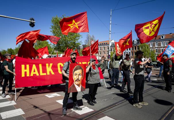 AMSTERDAM - Demonstrators during an FNV march against the coalition agreement on Labour Day. The union believes that Europe is scaling back legislation and regulations that protect workers too much. SEM VAN DER WAL ANP netherlands out - belgium out Copyright: xx x557209675x originalFilename: 557209675