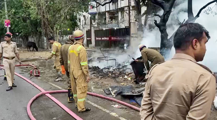 RECORD DATE NOT STATED Firefighting operations underway after fire breaks out at slums in Vasundhara Sector 9 Ghaziabad, May 04 (ANI): Firefighting operations underway after fire breaks out at slums in Vasundhara Sector 9, in Ghaziabad on Monday. (Fire Department ANI Video Grab) Ghaziabad Uttar Pradesh India Copyright: xANIx ANI_20260504237