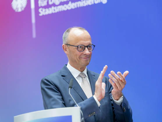 Friedrich Merz EUR, Deutschland, Berlin, 07.05.2026: Grußwort des Bundeskanzler Friedrich Merz (CDU) auf der Festveranstaltung des Bundesministeriums für Digitales und Staatsmodernisierung anlässlich des einjährigen Bestehen. In Anwesenheit von Karsten Wildberger (CDU), Bundesminister für Digitalisierung und Staatsmodernisierung. Gemeinsamer Besuch der Aussteller.