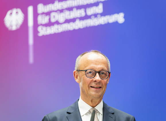 Friedrich Merz EUR, Deutschland, Berlin, 07.05.2026: Grußwort des Bundeskanzler Friedrich Merz (CDU) auf der Festveranstaltung des Bundesministeriums für Digitales und Staatsmodernisierung anlässlich des einjährigen Bestehen. In Anwesenheit von Karsten Wildberger (CDU), Bundesminister für Digitalisierung und Staatsmodernisierung. Gemeinsamer Besuch der Aussteller.