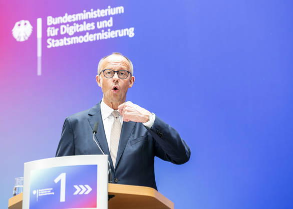 Friedrich Merz EUR, Deutschland, Berlin, 07.05.2026: Grußwort des Bundeskanzler Friedrich Merz (CDU) auf der Festveranstaltung des Bundesministeriums für Digitales und Staatsmodernisierung anlässlich des einjährigen Bestehen. In Anwesenheit von Karsten Wildberger (CDU), Bundesminister für Digitalisierung und Staatsmodernisierung. Gemeinsamer Besuch der Aussteller.