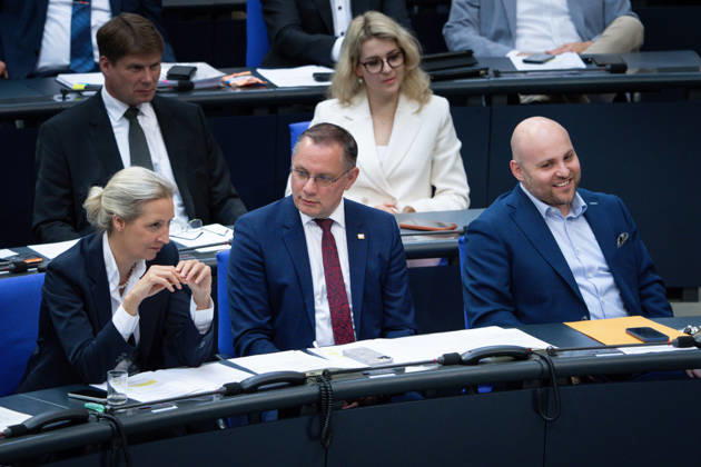 Deutscher Bundestag, 80. Plenarsitzung Alice Weidel (AfD) gemeinsam mit Tino Chrupalla (AfD) und Markus Frohnmaier (AfD) im Plenum bei der 80. Sitzung des Deutschen Bundestag in Berlin, 21.05.2026 Berlin Berlin Deutschland