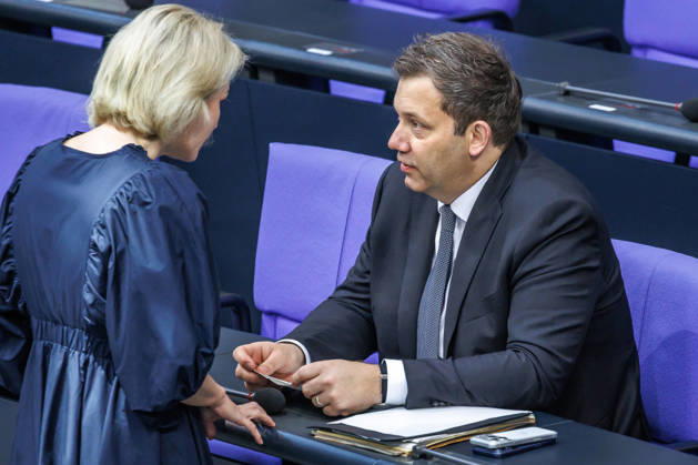 Bundestag Lars Klingbeil (SPD), Bundesfinanzminister im Deutschen Bundestag am 22.05.26 in Berlin. Berlin Berlin Deutschland Bundestag