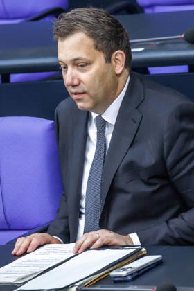 Bundestag Lars Klingbeil (SPD), Bundesfinanzminister im Deutschen Bundestag am 22.05.26 in Berlin. Berlin Berlin Deutschland Bundestag