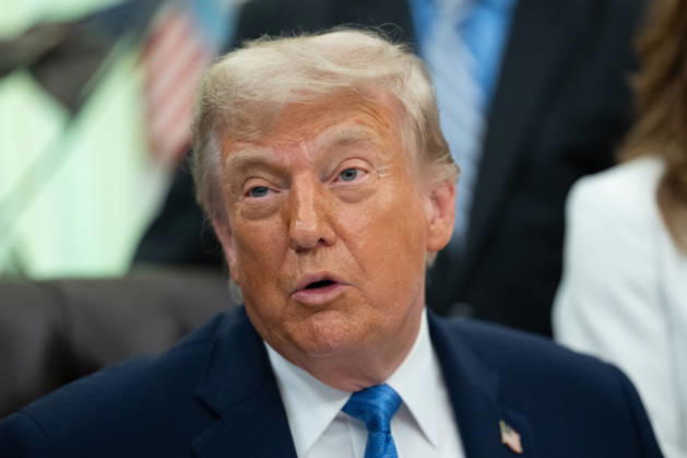 US President Donald Trump gives remarks during a signing ceremony for the Secure America Act in the Oval Office of the White House in Washington, DC, US, on Wednesday, June 10, 2026. President Donald Trump prevailed after dissident Republican lawmakers abandoned an effort to leverage a $70 billion spending package to prevent him from reviving a payout fund for political allies who say they were unfairly targeted by the Biden administration. Copyright: xAaronxSchwartzx xPoolxviaxCNPx MediaPunchx