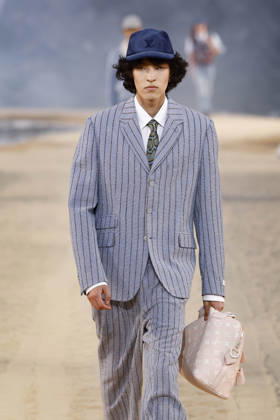 Louis Vuitton Mens Ready-to-Wear Spring Summer 2027 Fashion Show during Paris Fashion Week at the Cité Internationale Universitaire de Paris, France, on June 23, 2026 Bestimage Runway during the Louis Vuitton Men’s Spring Summer 2027 fashion show as part of Paris Fashion Week on June 23, 2026 in Paris, France Paris, France,detected_source_language Copyright: xAgencex xBestimagexAgencex xBestimagex