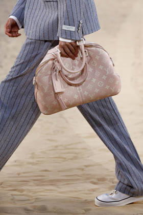 Louis Vuitton Mens Ready-to-Wear Spring Summer 2027 Fashion Show during Paris Fashion Week at the Cité Internationale Universitaire de Paris, France, on June 23, 2026 Bestimage Runway during the Louis Vuitton Men’s Spring Summer 2027 fashion show as part of Paris Fashion Week on June 23, 2026 in Paris, France Paris, France,detected_source_language Copyright: xAgencex xBestimagexAgencex xBestimagex