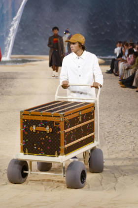 Louis Vuitton Mens Ready-to-Wear Spring Summer 2027 Fashion Show during Paris Fashion Week at the Cité Internationale Universitaire de Paris, France, on June 23, 2026 Bestimage Runway during the Louis Vuitton Men’s Spring Summer 2027 fashion show as part of Paris Fashion Week on June 23, 2026 in Paris, France Paris, France,detected_source_language Copyright: xAgencex xBestimagexAgencex xBestimagex