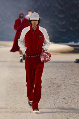 Louis Vuitton Mens Ready-to-Wear Spring Summer 2027 Fashion Show during Paris Fashion Week at the Cité Internationale Universitaire de Paris, France, on June 23, 2026 Bestimage Runway during the Louis Vuitton Men’s Spring Summer 2027 fashion show as part of Paris Fashion Week on June 23, 2026 in Paris, France Paris, France,detected_source_language Copyright: xAgencex xBestimagexAgencex xBestimagex