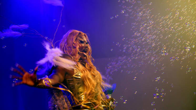 25.07.2026 Halle Saale Halle (Saale) Halle Saale Sachsen-Anhalt Ansicht Stadtansicht Sachsen Anhalt Ansicht Sommerfest 2026 am Peißnitzhaus peißnitzhaus festival Travestieshow Travestie Show Drag- und Travestie-Show foto: Bijoux �