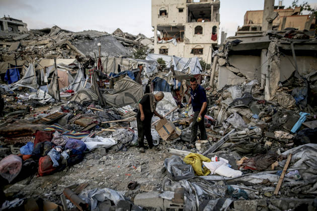 Israeli attacks continue in Gaza GAZA, PALESTINE - JULY 30 : Palestinians inspect the damage following Israeli airstrikes targeting civilian settlement areas in the Shatila (Shati) Refugee Camp on July 30, 2026 in Gaza, Palestine. Saeed M. M. T. Jaras Anadolu Gaza City Gaza. Editorial use only. Please get in touch for any other usage.  Copyright: x2026xAnadoluxSaeedxM.xM.xT.xJarasx