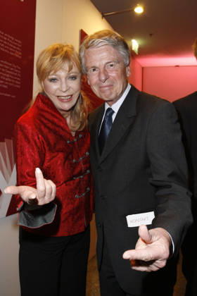 Klaus Bresser mit Ehefrau Eveyln - Verleihung des LIBERTY AWARD 2011 in Grand Hyatt Hotel am Potsdamer Platz, Berlin, 17.03.2011 Copyright: xJamesxColdreyx