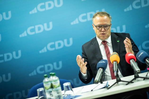 Mario Voigt, Ministerpräsident Thüringen, gibt in der CDU-Landesgeschäftsstelle eine Pressekonferenz;Pressekonferenz des Ministerpräsidenten von Thüringen in der Landesgeschäftsstelle der CDU, Erfurt Thüringen Deutschland Landesgeschäftsstelle CDU Thür