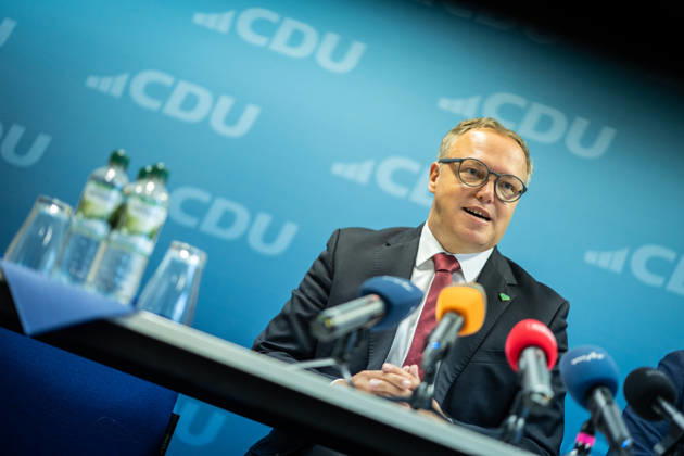 Mario Voigt, Ministerpräsident Thüringen, gibt in der CDU-Landesgeschäftsstelle eine Pressekonferenz;Pressekonferenz des Ministerpräsidenten von Thüringen in der Landesgeschäftsstelle der CDU, Erfurt Thüringen Deutschland Landesgeschäftsstelle CDU Thür