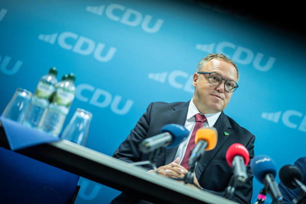 Mario Voigt, Ministerpräsident Thüringen, gibt in der CDU-Landesgeschäftsstelle eine Pressekonferenz;Pressekonferenz des Ministerpräsidenten von Thüringen in der Landesgeschäftsstelle der CDU, Erfurt Thüringen Deutschland Landesgeschäftsstelle CDU Thür