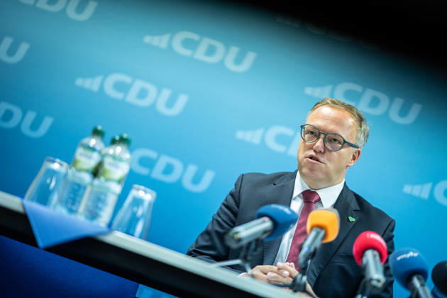 Mario Voigt, Ministerpräsident Thüringen, gibt in der CDU-Landesgeschäftsstelle eine Pressekonferenz;Pressekonferenz des Ministerpräsidenten von Thüringen in der Landesgeschäftsstelle der CDU, Erfurt Thüringen Deutschland Landesgeschäftsstelle CDU Thür