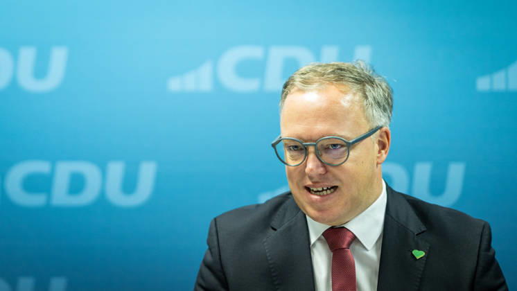 Mario Voigt, Ministerpräsident Thüringen, gibt in der CDU-Landesgeschäftsstelle eine Pressekonferenz;Pressekonferenz des Ministerpräsidenten von Thüringen in der Landesgeschäftsstelle der CDU, Erfurt Thüringen Deutschland Landesgeschäftsstelle CDU Thür