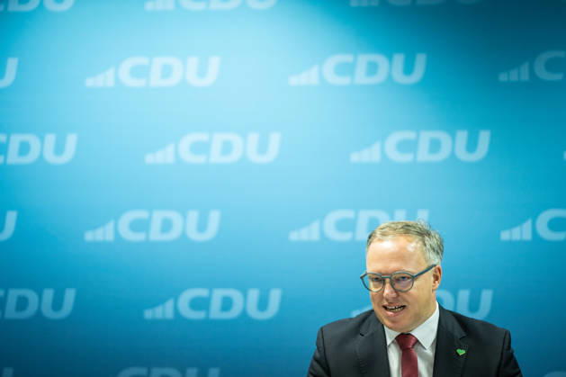 Mario Voigt, Ministerpräsident Thüringen, gibt in der CDU-Landesgeschäftsstelle eine Pressekonferenz;Pressekonferenz des Ministerpräsidenten von Thüringen in der Landesgeschäftsstelle der CDU, Erfurt Thüringen Deutschland Landesgeschäftsstelle CDU Thür