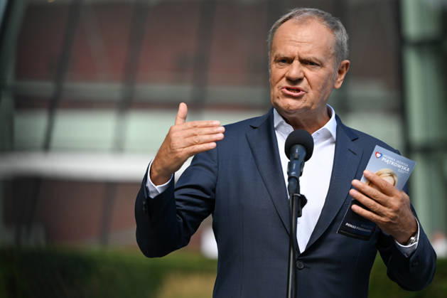 Polish Prime Minister Tusk announces tourist tax reform during Krakow mayoral endorsement KRAKOW, POLAND - AUGUST 20: Polish Prime Minister Donald Tusk addresses the media during a joint press briefing with Civic Coalition (KO) Senator Monika Piatkowska outside the ICE Krakow Congress Centre on August 20, 2026, in Krakow, Poland. Tusk officially endorsed Piatkowska’s snap mayoral bid under the civic ballot committee Beyond Divisions and announced a major legislative policy shift ensuring 100 percent of the upcoming national tourist-compensatory fee revenues will stream directly into municipal budgets rather than splitting with the central treasury. Artur Widak Anadolu Krakow Poland. Editorial use only. Please get in touch for any other  Copyright: x2026xAnadoluxArturxWidakx