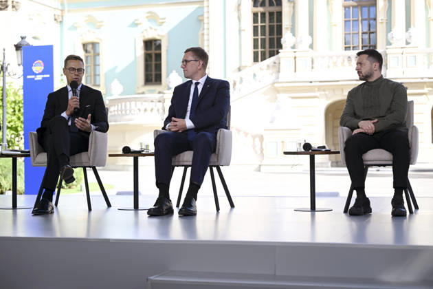 LKS 20260823 Finland s President Alexander Stubb (L), Estonia s Prime Minister Kristen Michal and President of Ukraine Volodymyr Zelensky during the joint press conference of the Ukraine-Nordic-Baltic Summit in Kyiv, Ukraine on August 23, 2026. - ANTTI AIMO-KOIVISTO Kiova Ukraina  Copyright: xAnttixAimo-Koivistox JXIbG9gFL4U