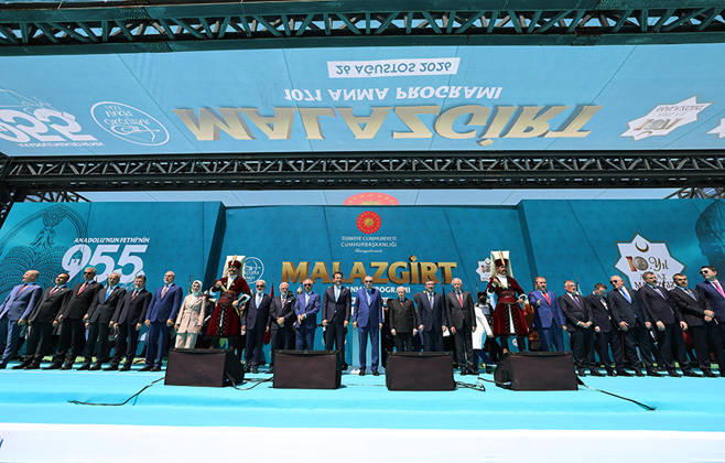 Turkish President Erdogan Attends 955th Anniversary of Manzikert Victory Turkish President Recep Tayyip Erdogan attends a ceremony marking the 955th anniversary of the Victory of Manzikert at the Battle of Manzikert Historical National Park in eastern Türkiye, on August 26, 2026. The commemoration marks the 1071 Battle of Manzikert and the conquest of Anatolia. Photo by Turkish presidency apaimages Istanbul Istanbul Turkey 260826_T__rkiye_TPO_00(7) Copyright: xapaimagesxTurkishxpresidencyx xapaimagesx