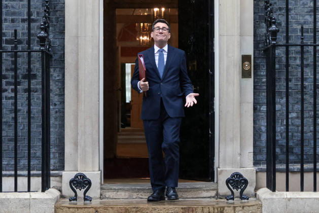 News Bilder des Tages . 02 09 2026. London, United Kingdom. Prime Minister Andy Burnham Leaving For PMQs. Prime Minister Andy Burnham departs No10 Downing Street for PMQs at the House of Commons.  xMartynxWheatleyx xi-Imagesx IIM-26977-0009