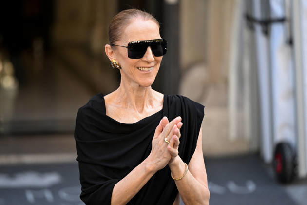 Celine Dion Leaves Her Hotel - Paris Celine Dion spend time with fans before her concert, at hotel Royal Monceau in Paris, France on September 23, 2026. Photo by Lionel Urman ABACAPRESS.COM Paris France Copyright: xUrmanxLionel ABACAx