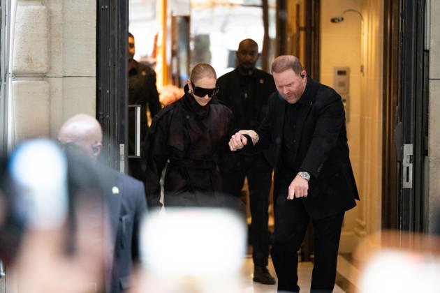 Céline Dion spent some time with her fans at the Royal Monceau Hotel in Paris, France, before heading to the event venue. Céline Dion spends time with fans before going to the venue, the Royal Monceau Hotel in Paris, France 460074 September 30, 2026 PARIS France  Copyright: xL.Urmanx xStarfacex STAR_460074_003