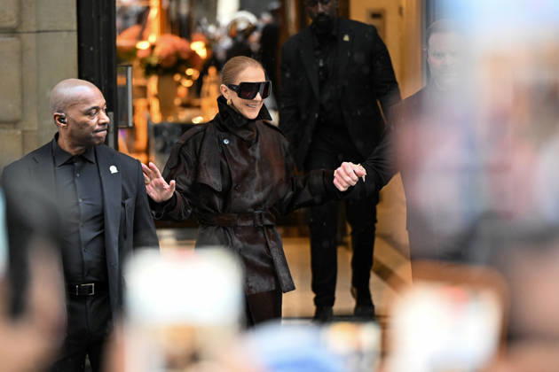 Céline Dion spent some time with her fans at the Royal Monceau Hotel in Paris, France, before heading to the event venue. Céline Dion spends time with fans before going to the venue, the Royal Monceau Hotel in Paris, France 460074 September 30, 2026 PARIS France  Copyright: xL.Urmanx xStarfacex STAR_460074_009