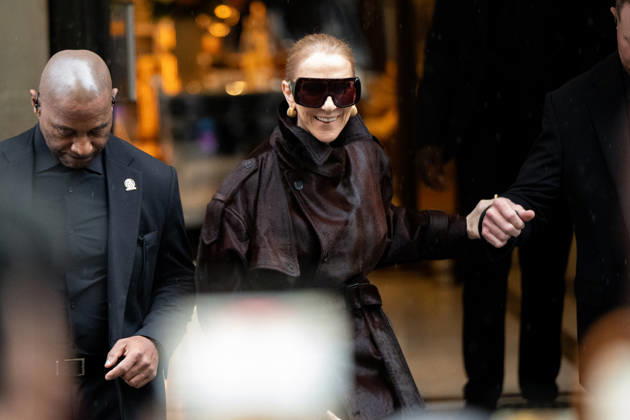 Céline Dion spent some time with her fans at the Royal Monceau Hotel in Paris, France, before heading to the event venue. Céline Dion spends time with fans before going to the venue, the Royal Monceau Hotel in Paris, France 460074 September 30, 2026 PARIS France  Copyright: xL.Urmanx xStarfacex STAR_460074_011