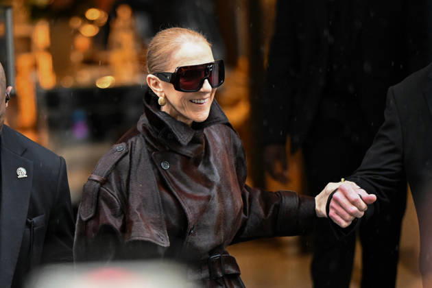 Céline Dion spent some time with her fans at the Royal Monceau Hotel in Paris, France, before heading to the event venue. Céline Dion spends time with fans before going to the venue, the Royal Monceau Hotel in Paris, France 460074 September 30, 2026 PARIS France  Copyright: xL.Urmanx xStarfacex STAR_460074_013