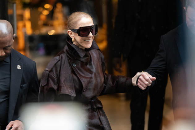 Céline Dion spent some time with her fans at the Royal Monceau Hotel in Paris, France, before heading to the event venue. Céline Dion spends time with fans before going to the venue, the Royal Monceau Hotel in Paris, France 460074 September 30, 2026 PARIS France  Copyright: xL.Urmanx xStarfacex STAR_460074_014