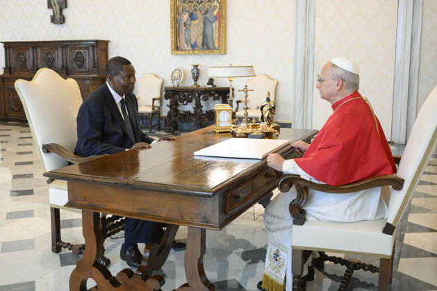 IPA89172099 - Italy, Rome, Vatican, October 1, 2026: Pope Leo XIV receives His Excellency Mr. Faustin Archange Touadera, President of the Central African Republic, in a private audience at the Vatican. Photograph by VATICAN MEDIA Catholic Press Photo  Copyright: xVATICANxMEDIA xCatholicxPressxPhotox xx IPA89172099